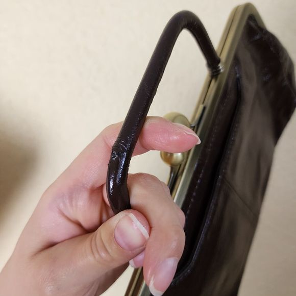 Vintage Hobo International Brown Leather Kiss Lock Clutch Wallet Top Handle EUC - Picture 9 of 9